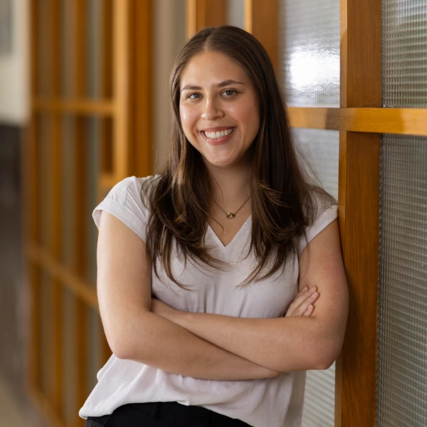 Headshot of Isabel Bequer